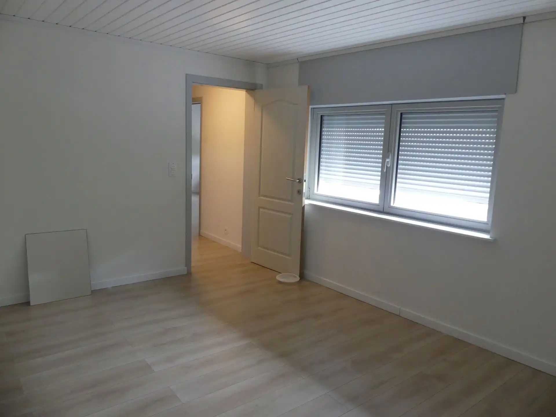 Instapklare gezinswoning met 3 slaapkamers en garage! foto 15