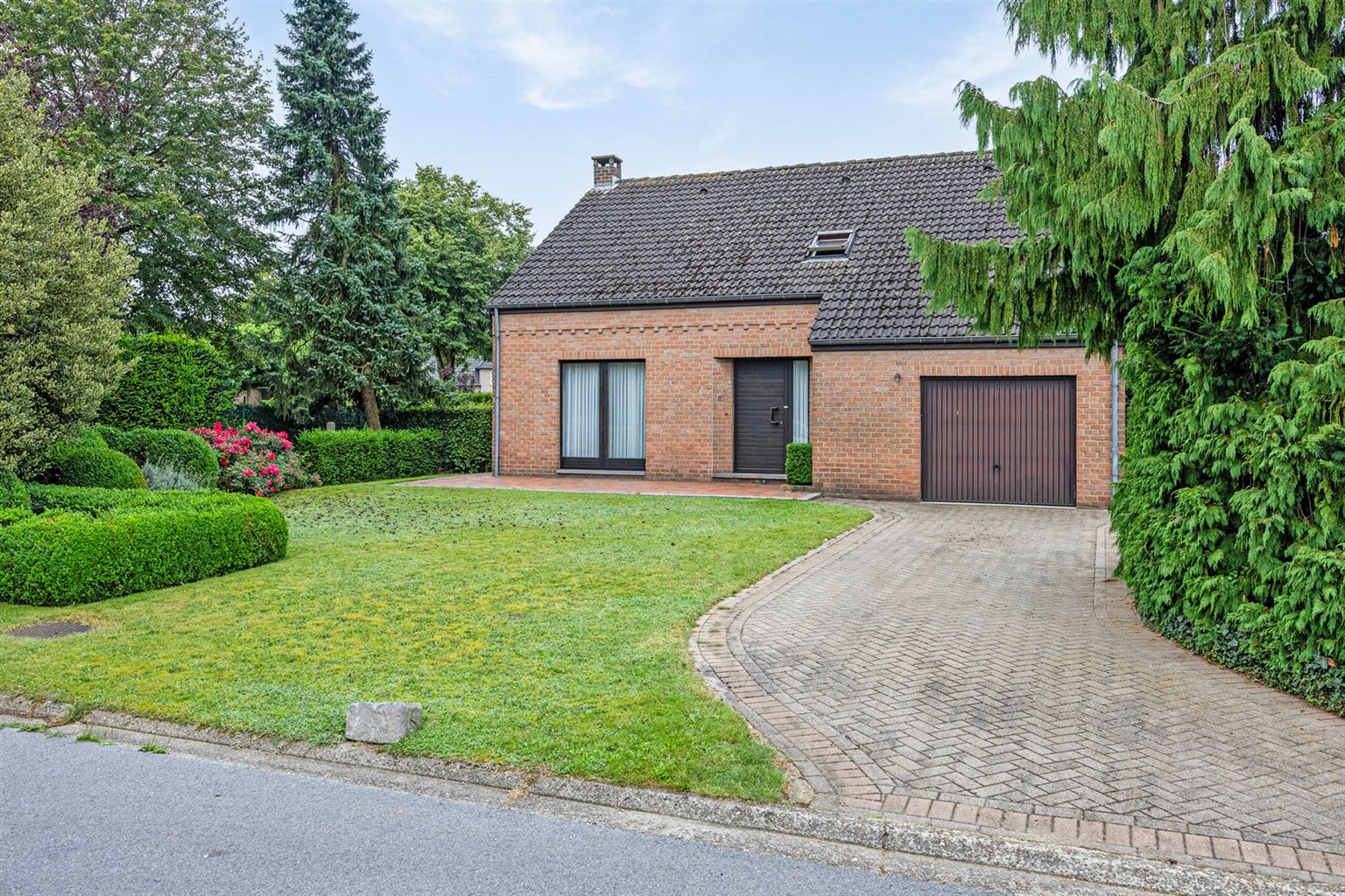 Charmante woning met 4 slaapkamers, prachtige tuin en inpandige garage, gelegen op een perceel van 8a4ca in het hart van Gruitrode. foto 33