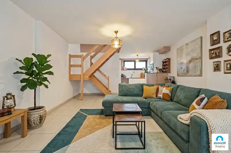 Roeselare : Instapklare hoek duplexappartement met 1 slaapkamer (kan opgesplitst worden )  met ruim terras nabij centrum + zolder foto {{pictureIndex}}