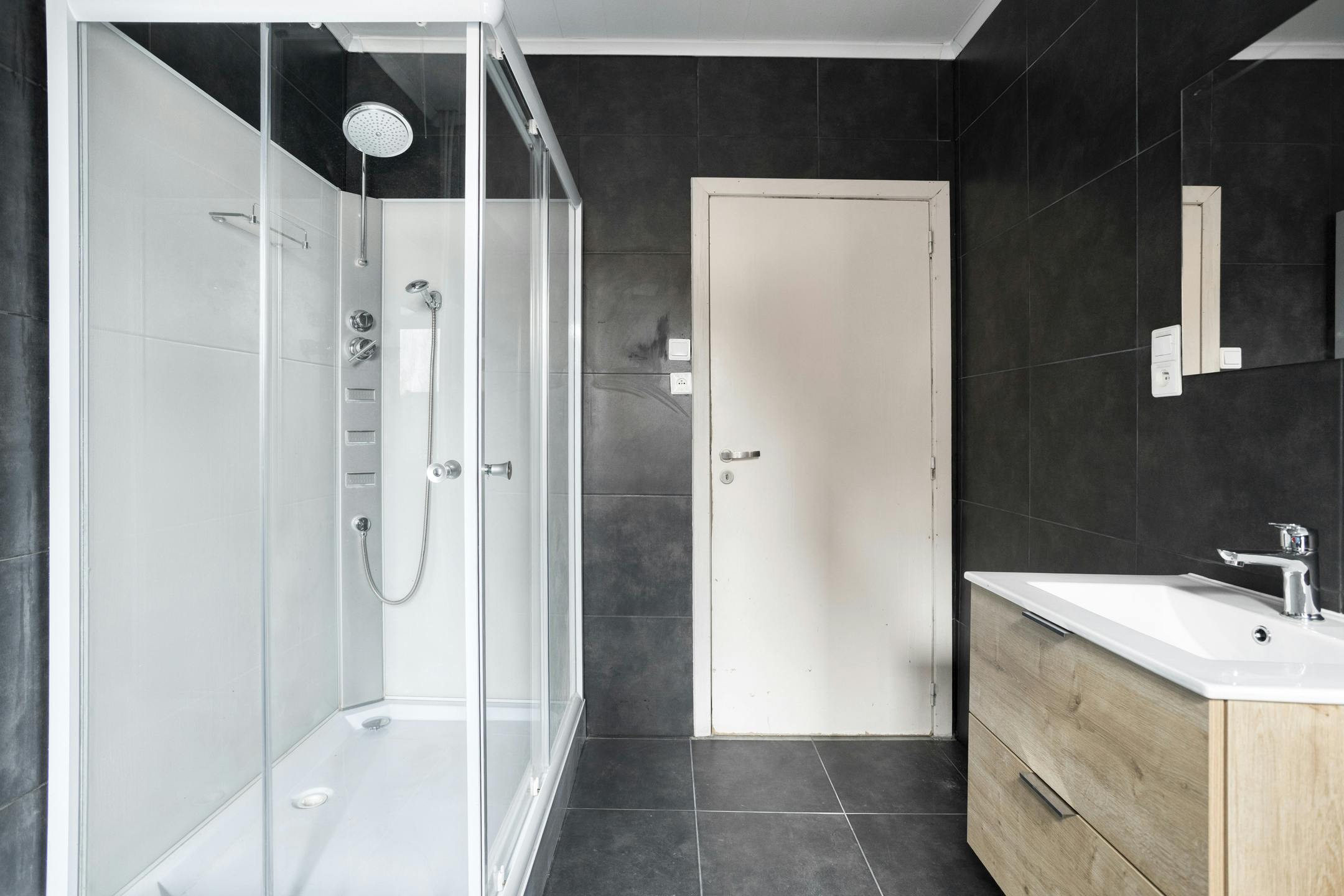 Huis met 5 slaapkamers te koop in het centrum van Roeselare foto 11