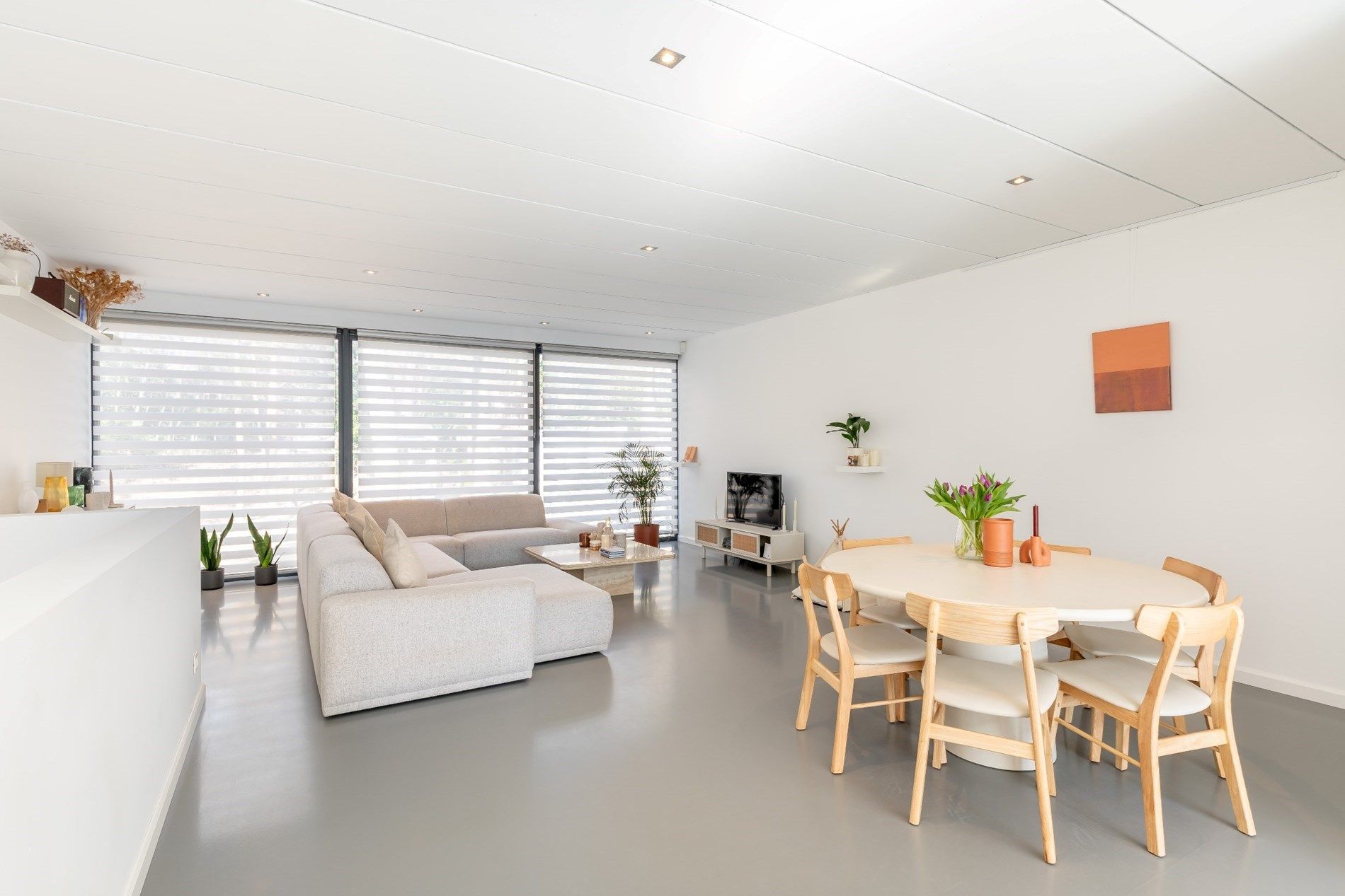 Architecturale woning in bosrijke omgeving. foto 2