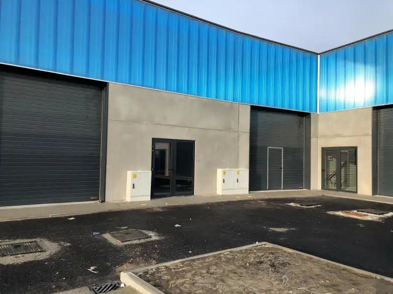 Moderne loods van 173m² met privé parkeerplaats foto 10