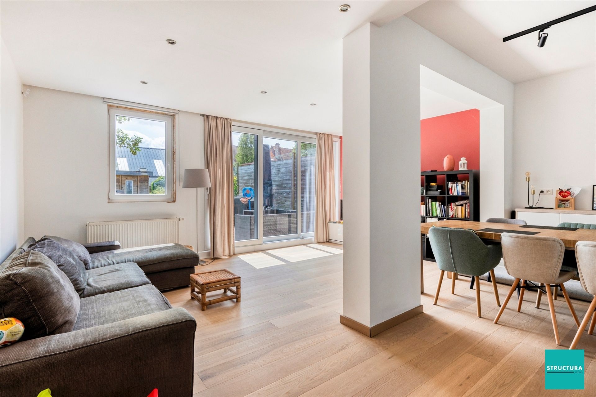 Instapklare, volledig gerenoveerde woning met 3 kamers foto 2