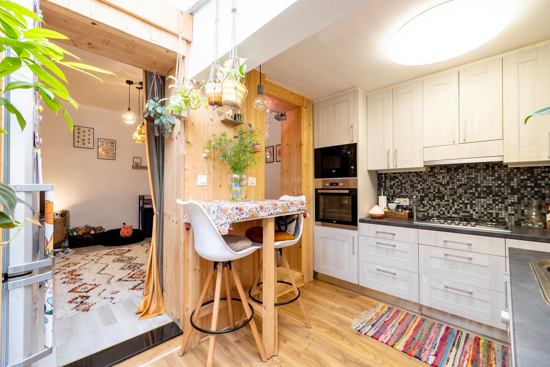 Woning met 3 slpk + bureau, kelder/zolder, tuin en servitude foto 9