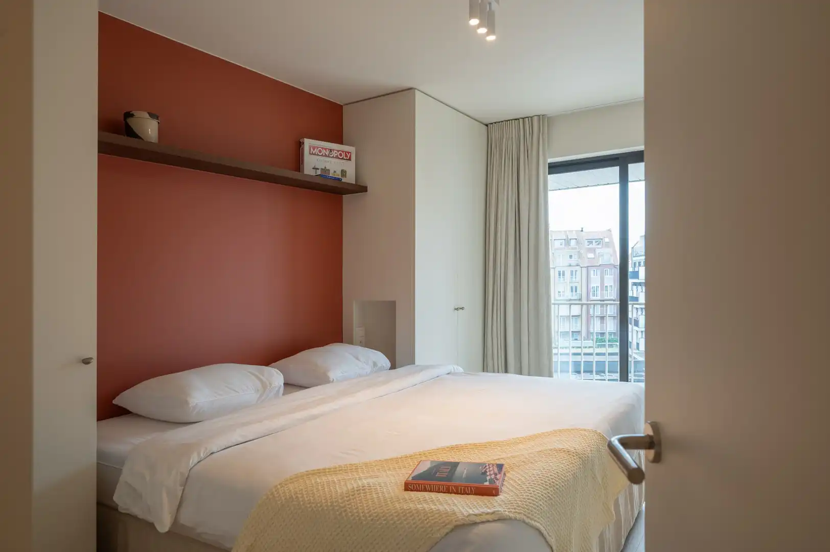 Stijlvol gerenoveerd 3-slaapkamerappartement op topligging in hartje Knokke. foto 9