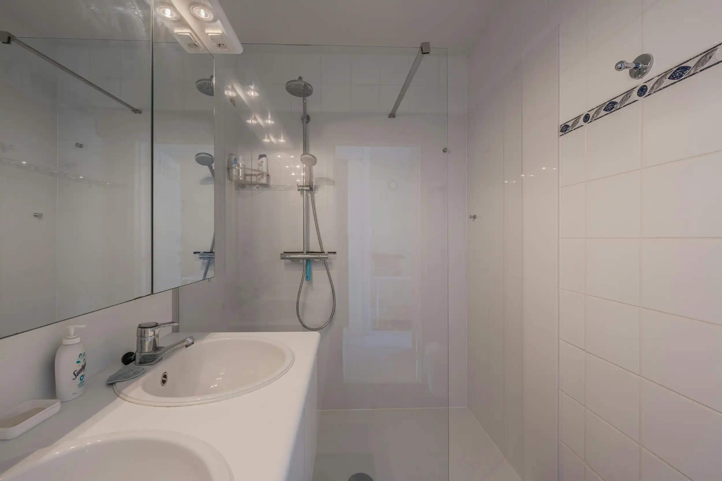 Ruim 2 slaapkamer appartement met zonneterras en zeezicht! foto 13