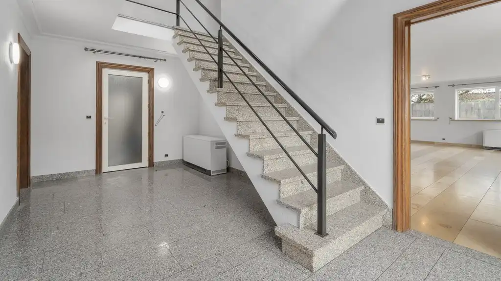 Bedrijfspand met optioneel woonst te huur in Dikkelvenne foto 8