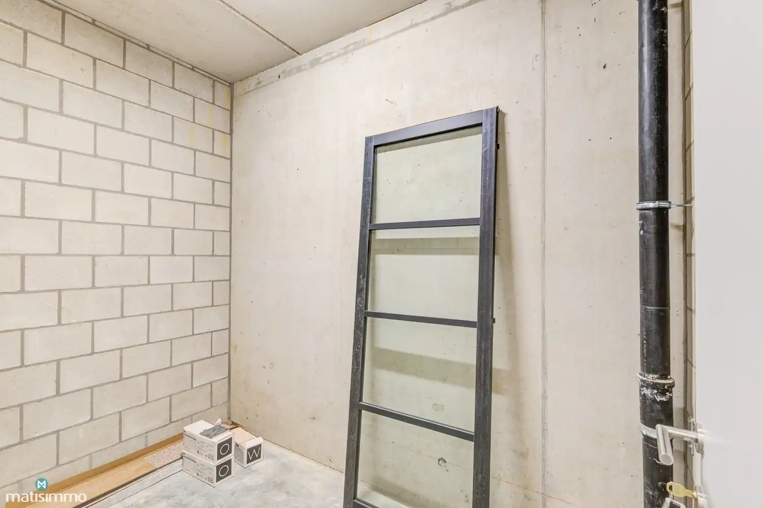 GELIJKSVLOERS APPARTEMENT MET ZUIDGERICHT TERRAS GELEGEN NABIJ HET CENTRUM VAN BILZEN foto 16