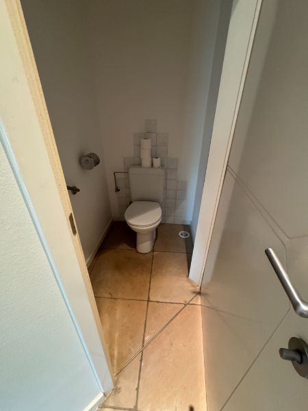 TE HUUR villa in rustige buurt foto 14