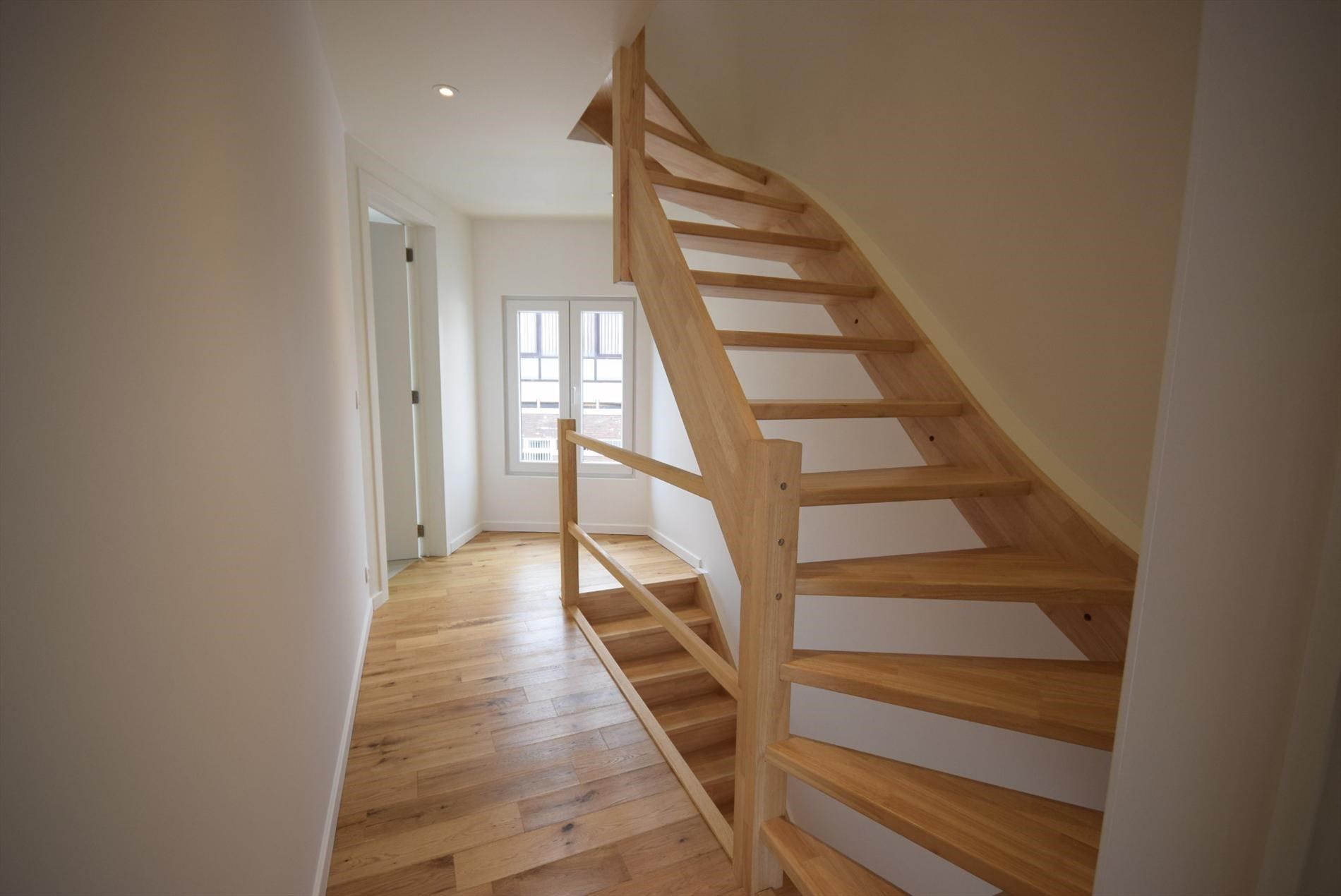 INSTAPKLARE WONING NABIJ CENTRUM ROESELARE  foto 11