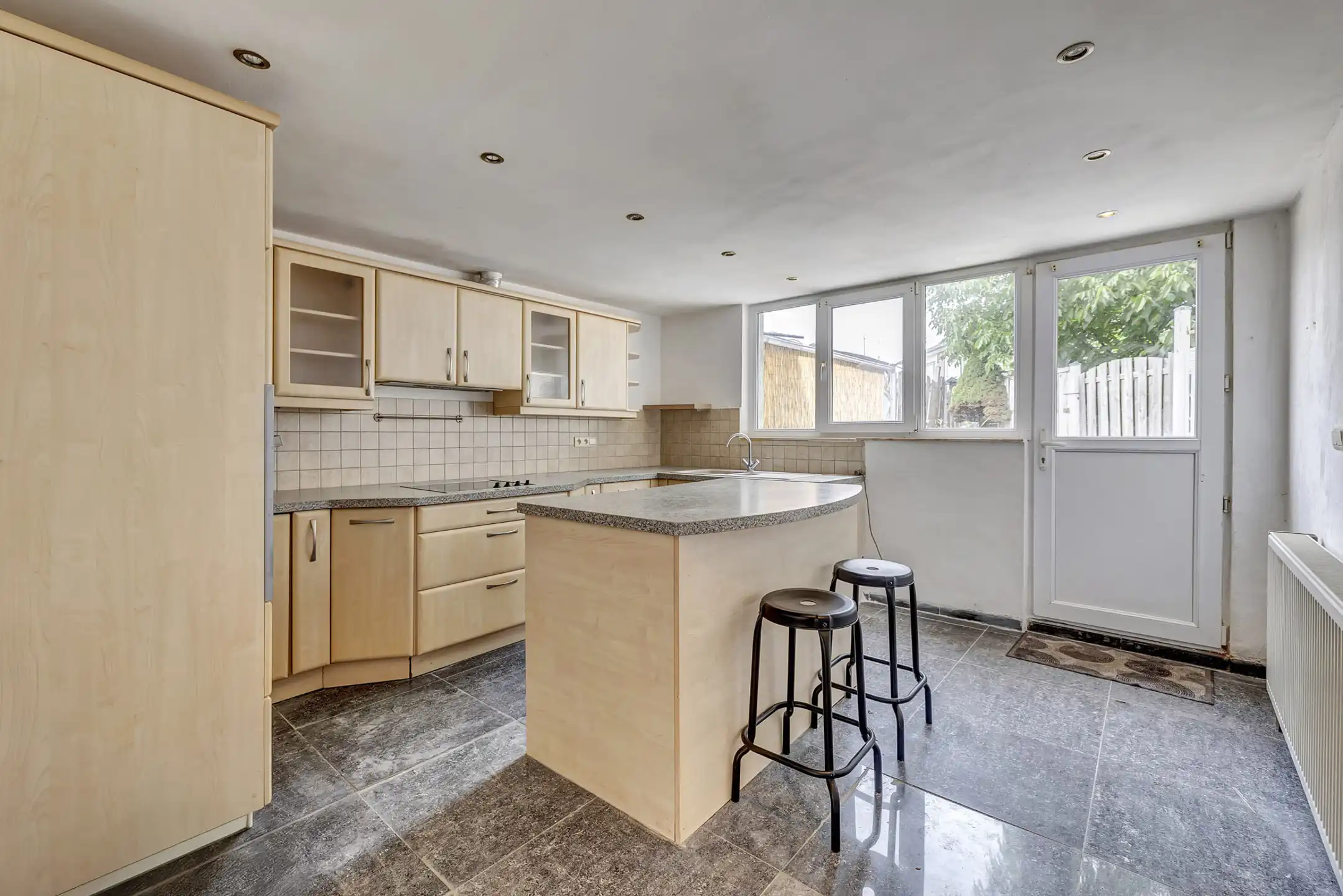 Charmante starterswoning in het rustige Meerbeke foto 3