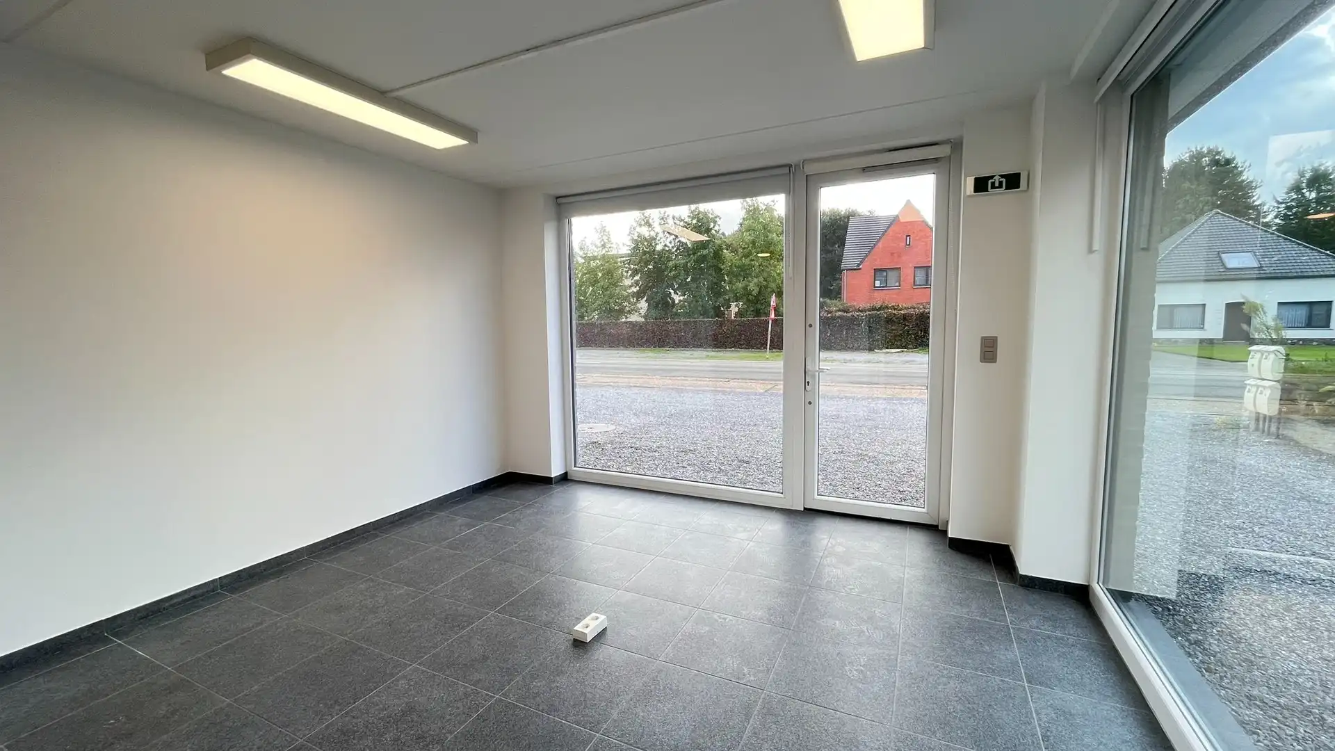 Kantoorruimte (25 m²) geschikt voor kantoor, dienstverlening of vrije beroepen foto 7