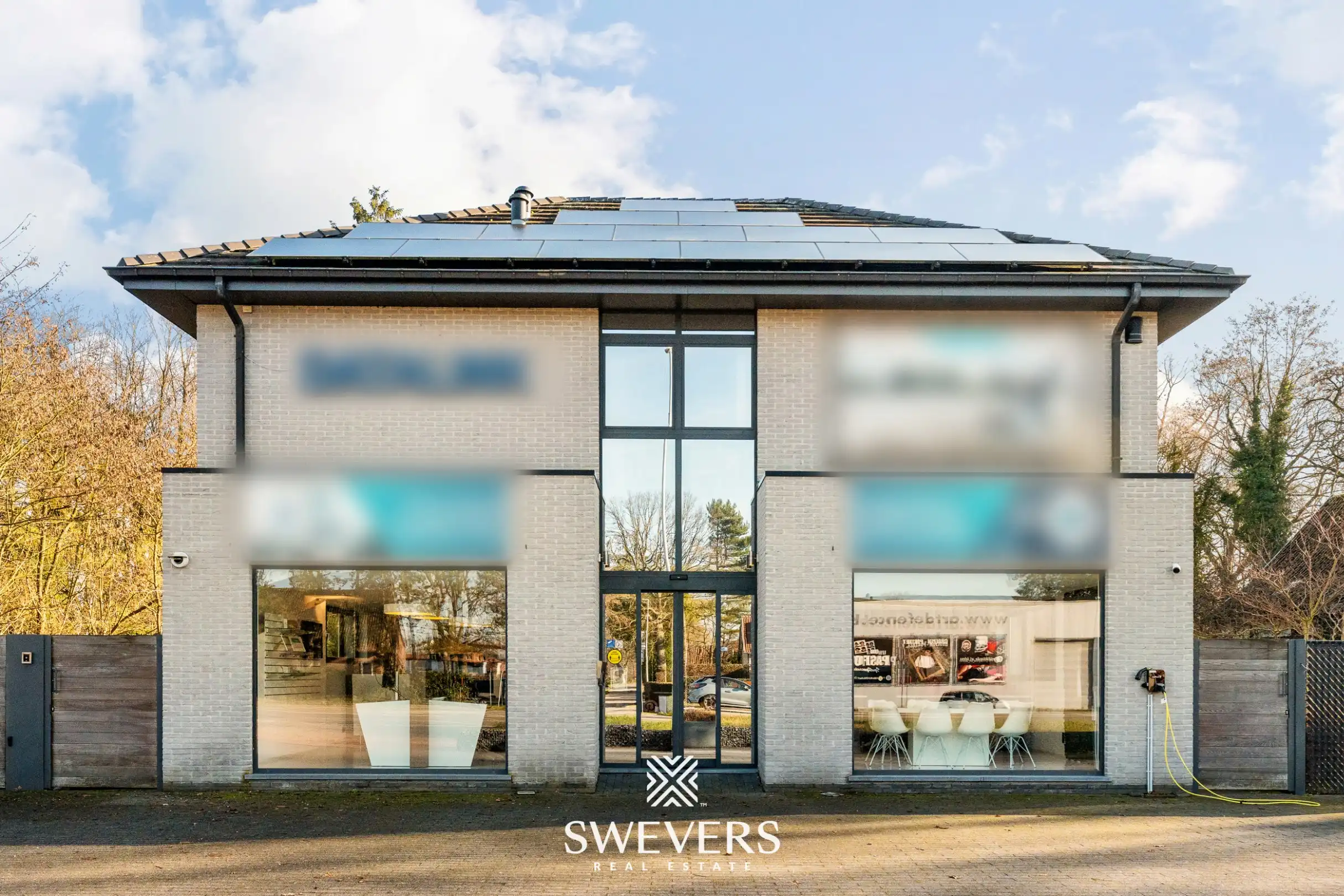 Commercieel pand met woonst op TOPlocatie in Diepenbeek foto {{pictureIndex}}