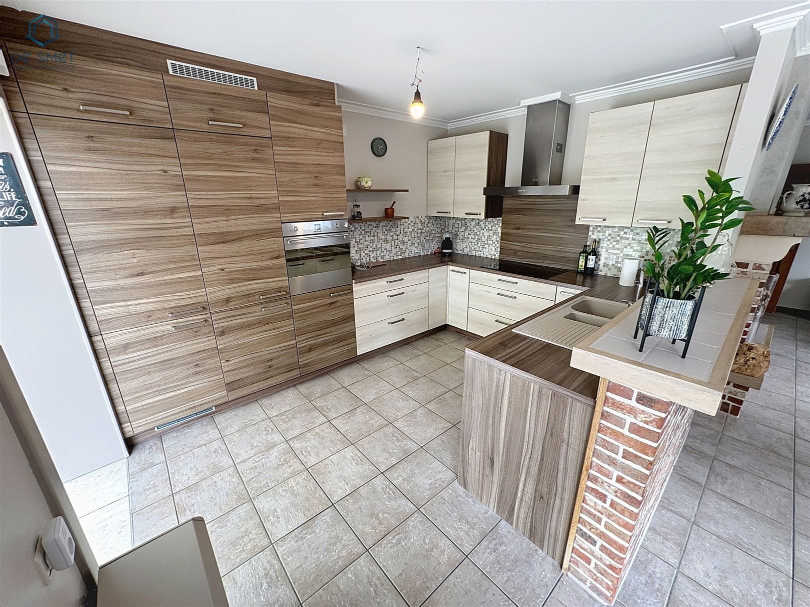 Instapklare bungalow met 3 slaapkamers, ruime tuin en veranda in hartje Moerbeke foto 8