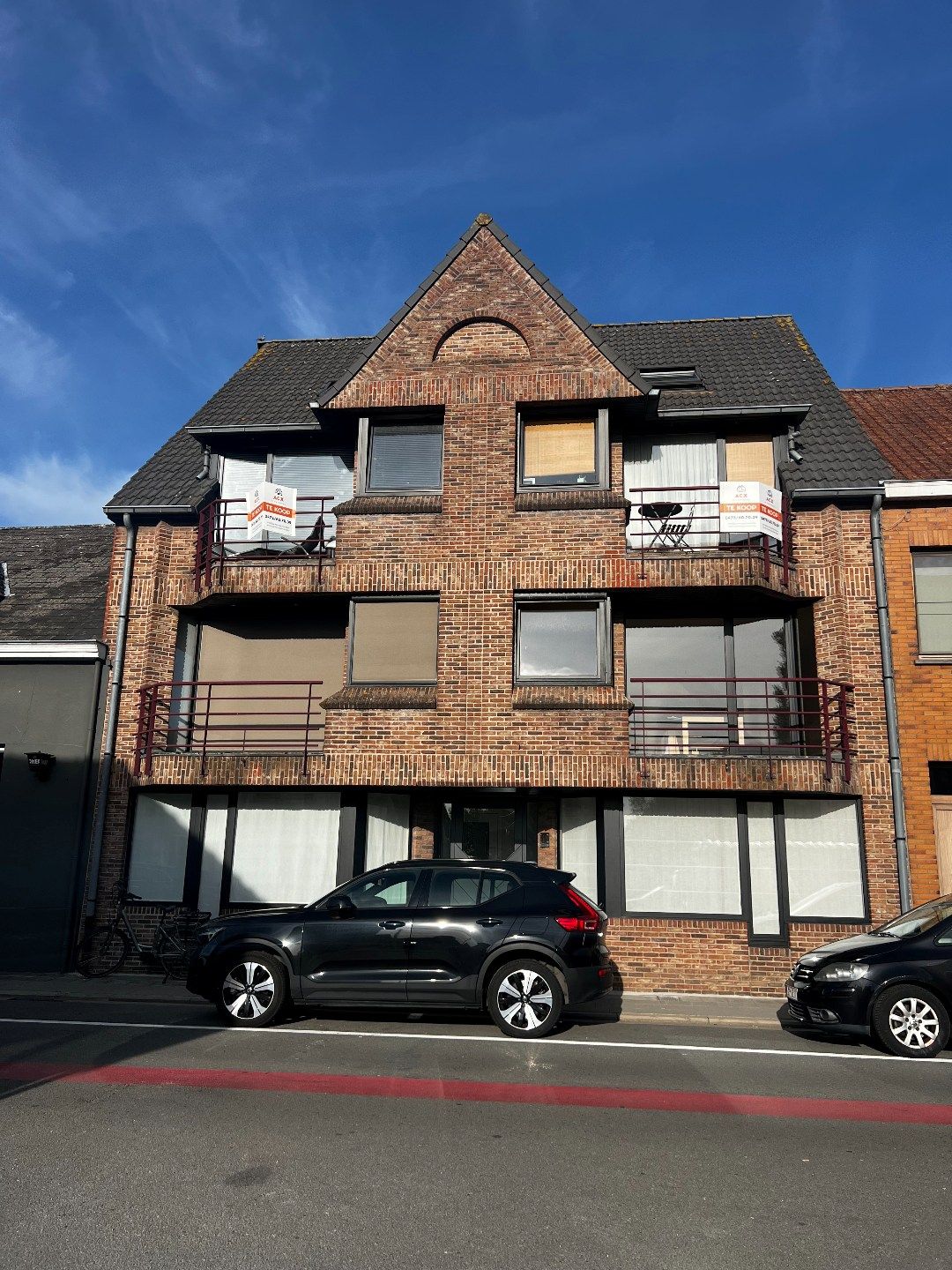Hoofdfoto van de publicatie: Gezellig duplexappartement met kelderberging en garage, centraal in Stasegem 