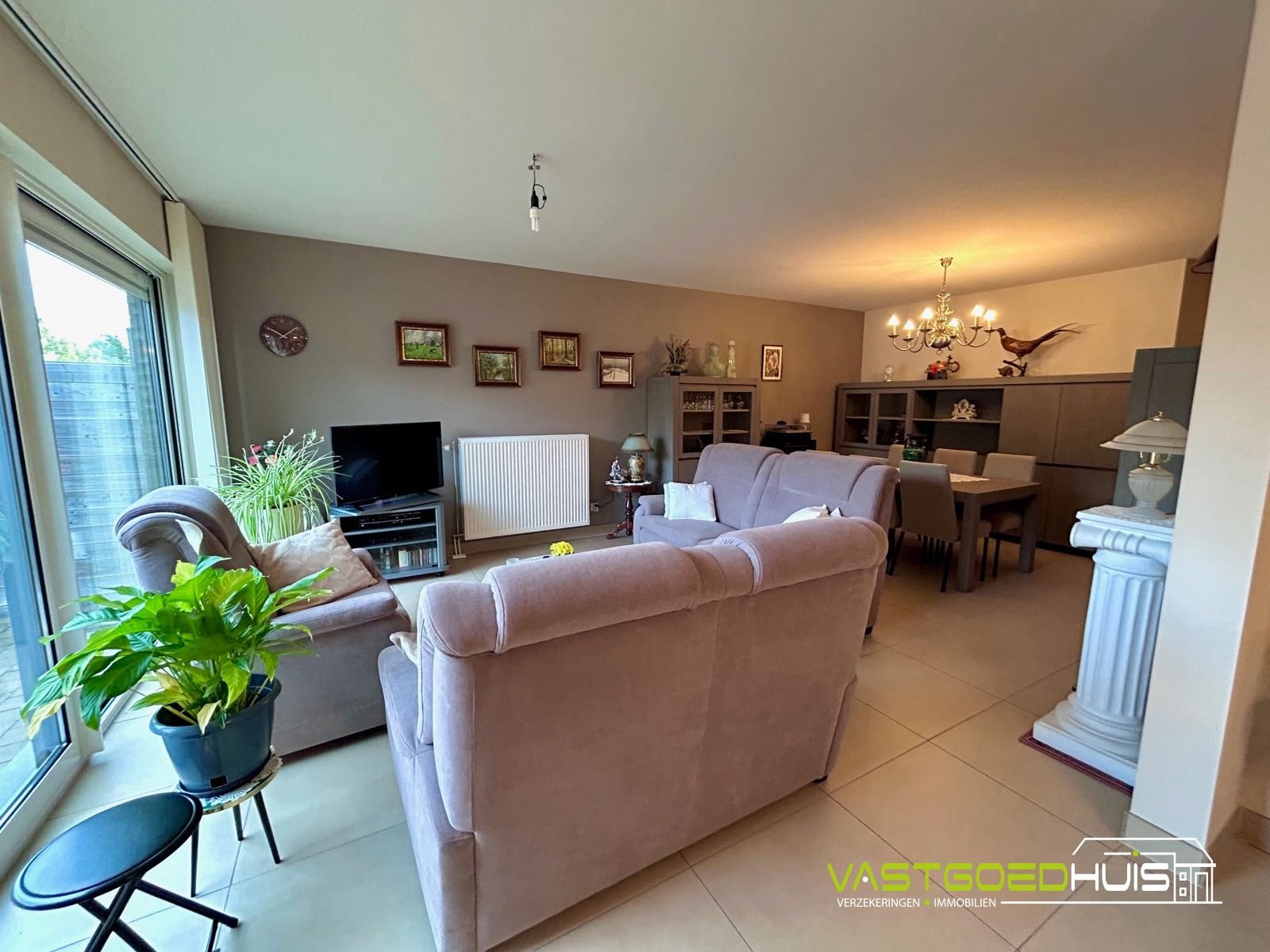 Instapklaar, gelijkvloers appartement met garage foto 9