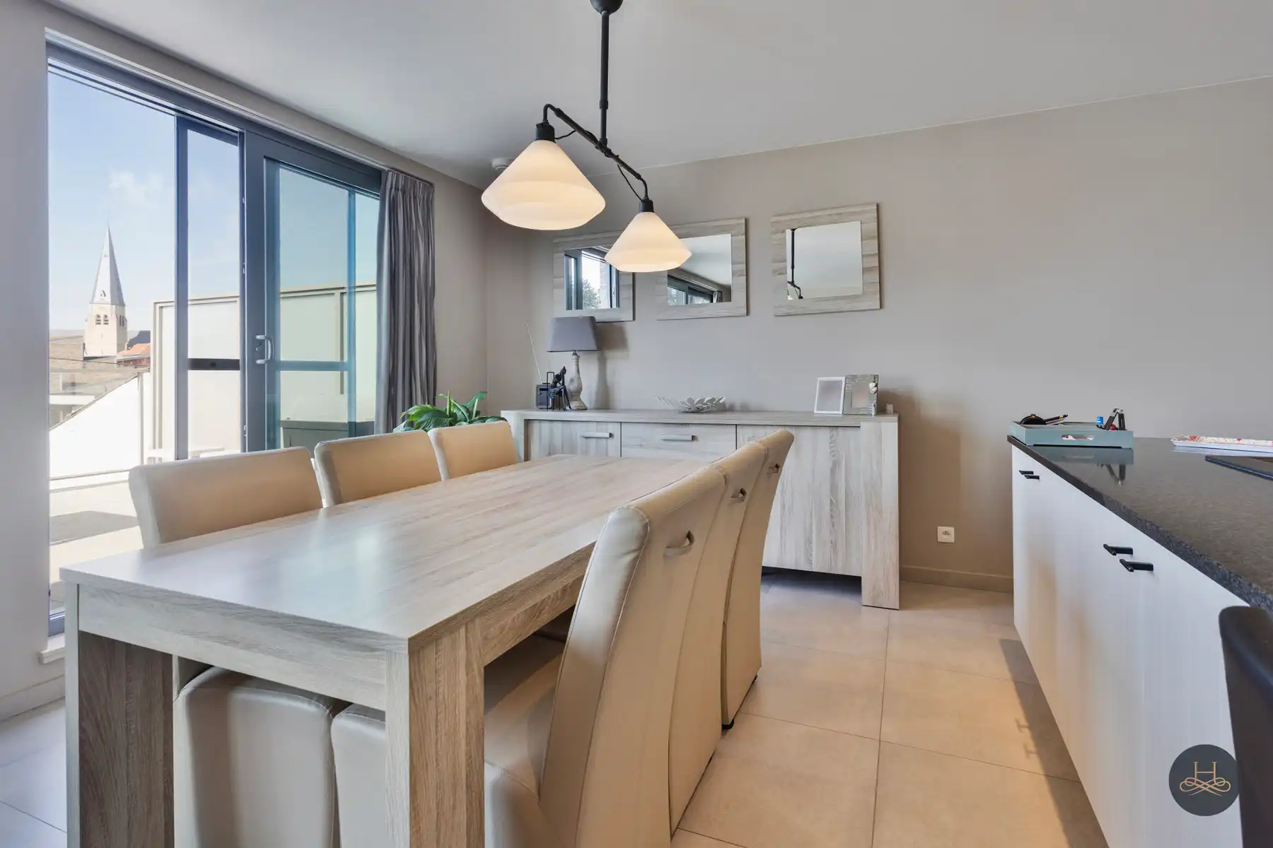 Lichtrijk appartement met groot terras foto 8