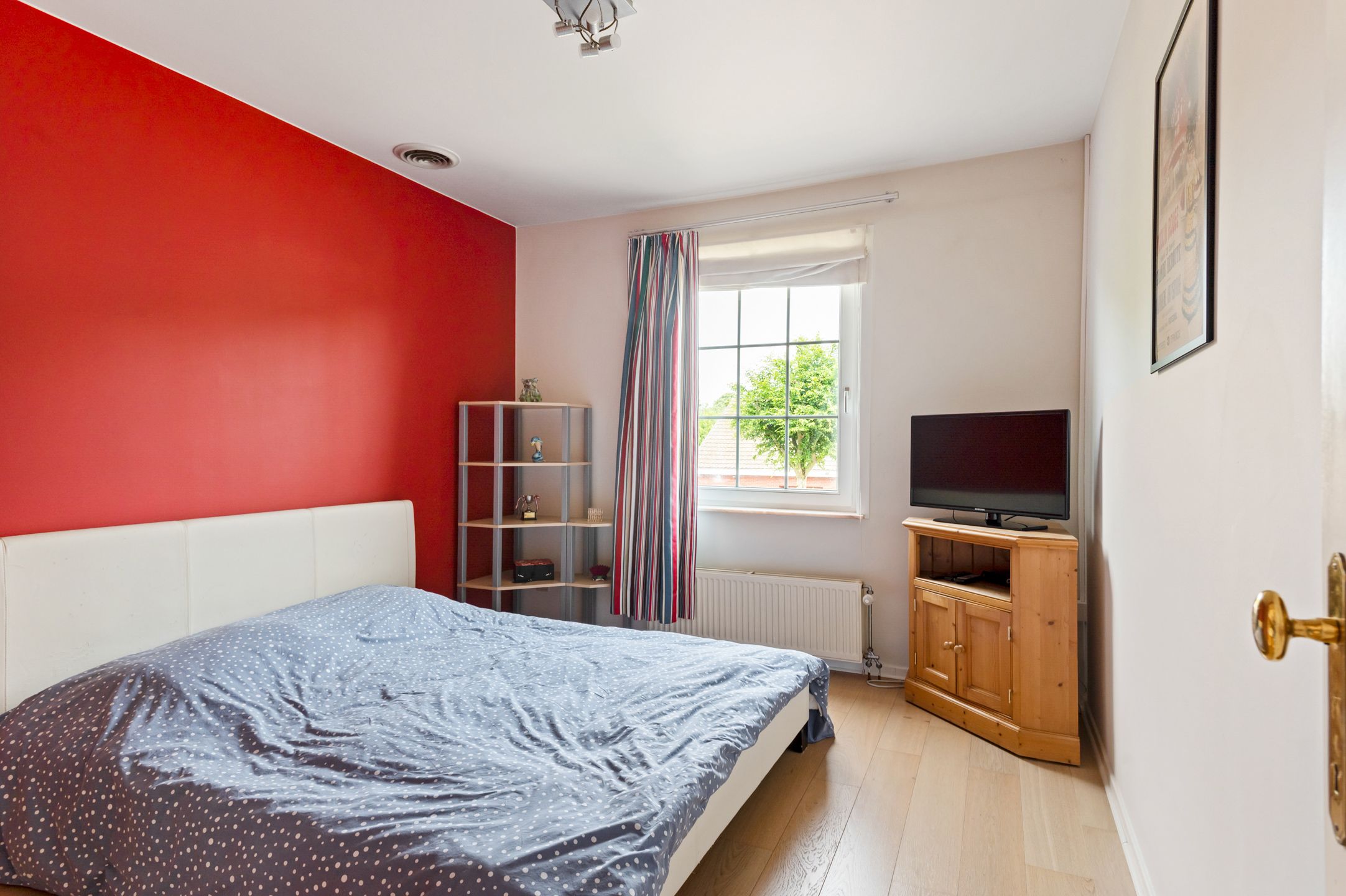 Heel ruime vrijstaande woning op schitterend perceel foto 16