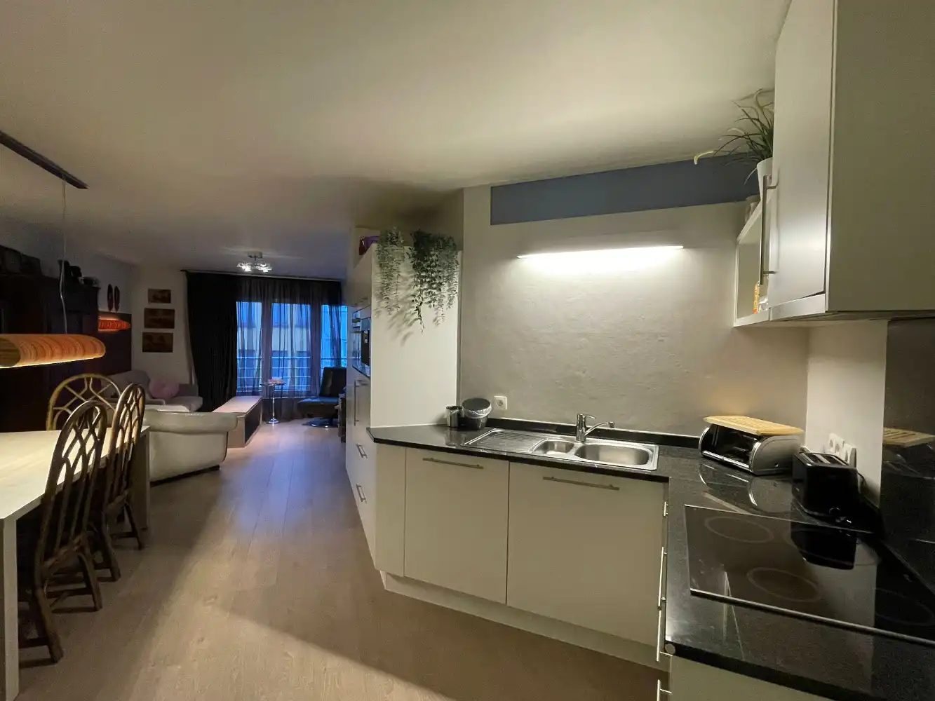 Lichtrijk appartement met zijdelings zicht op de haven in hartje Oostende foto 28