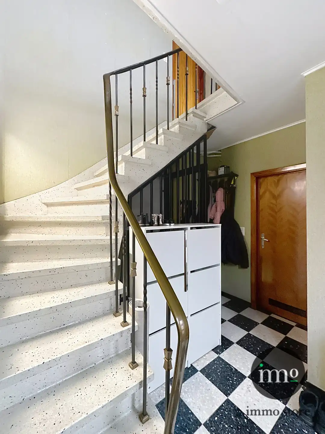 Praktische driegevel woning met tal van mogelijkheden foto 11