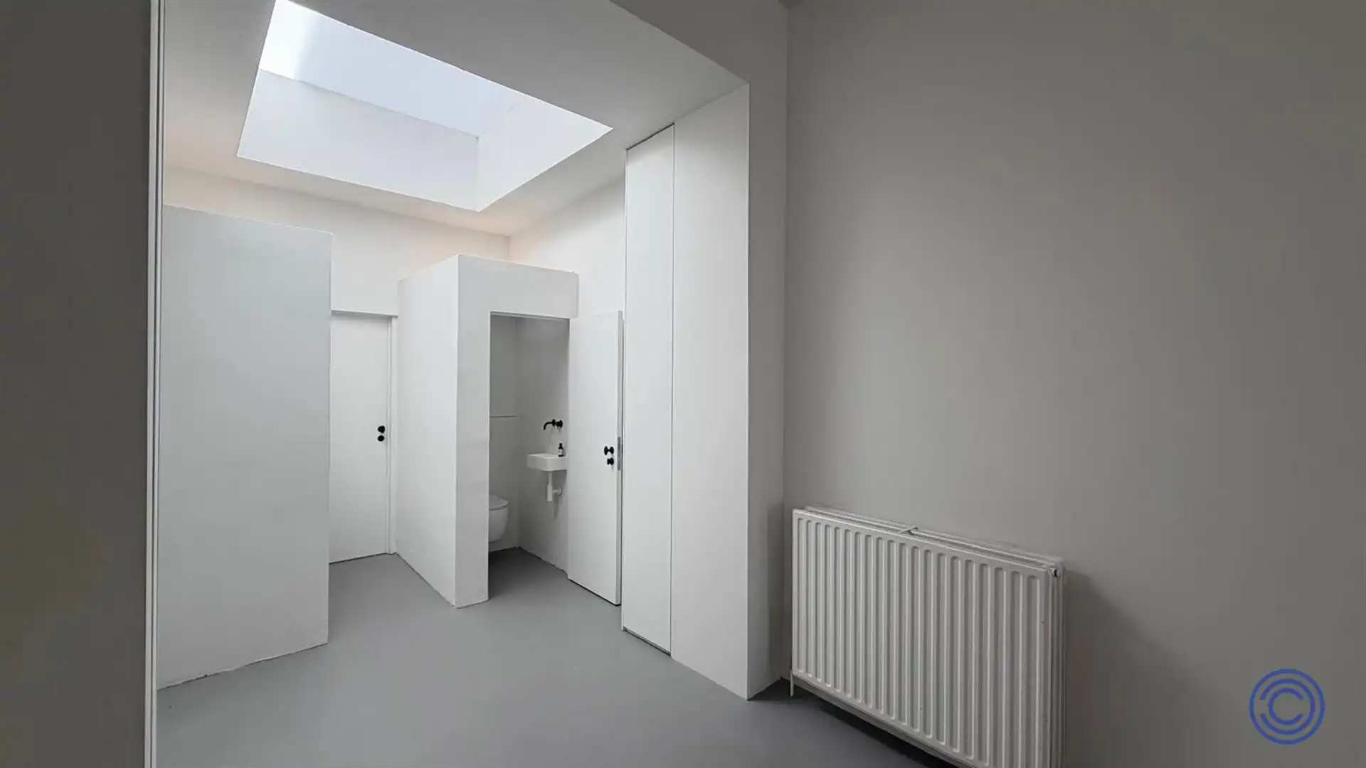 Stijlvolle commerciële ruimte met vitrine – ca. 65 m², uitbreidbaar met 20 m² op de Paardenmarkt. foto 9