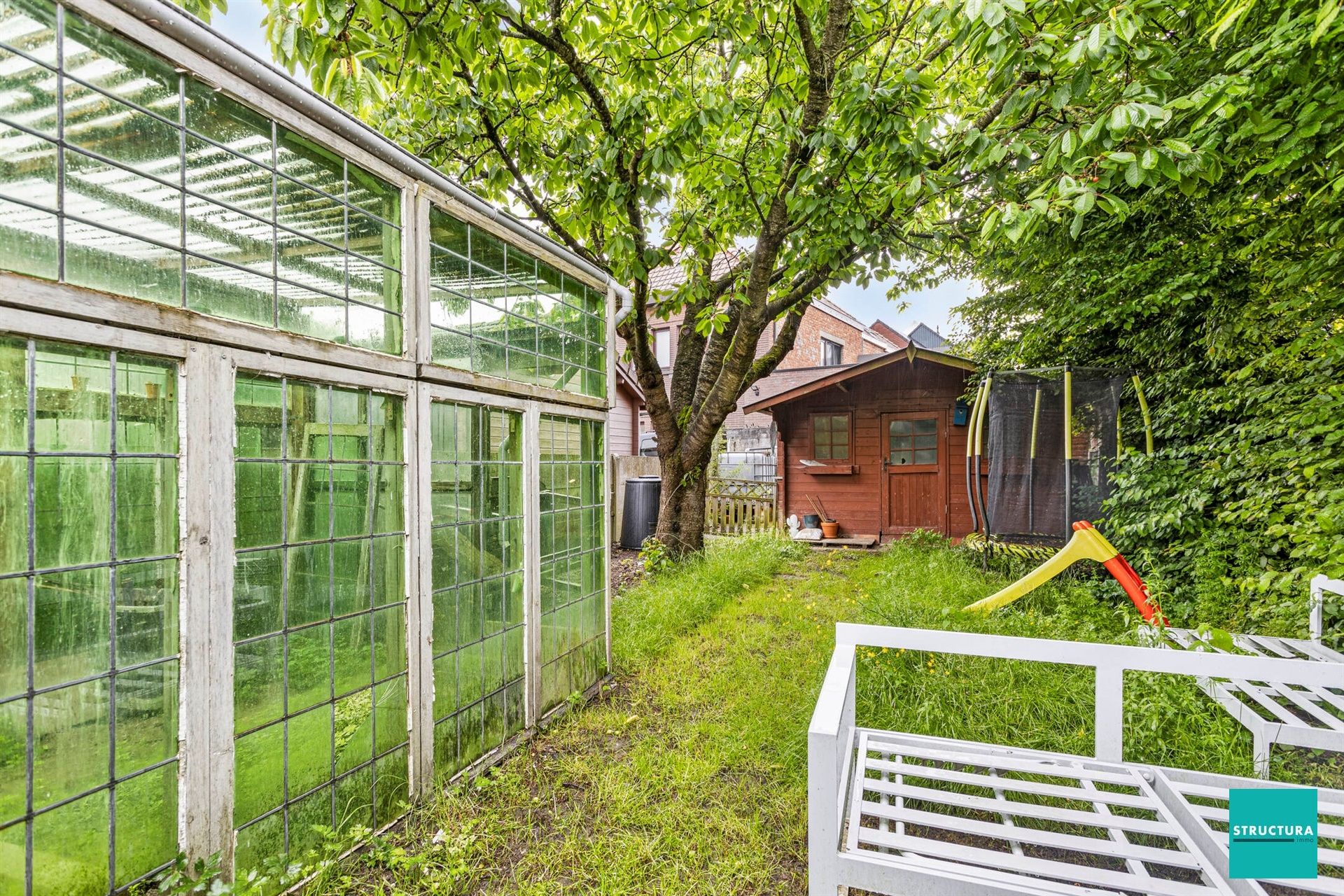 Veelzijdige woning met 4 slaapkamers en mooie tuin foto 11