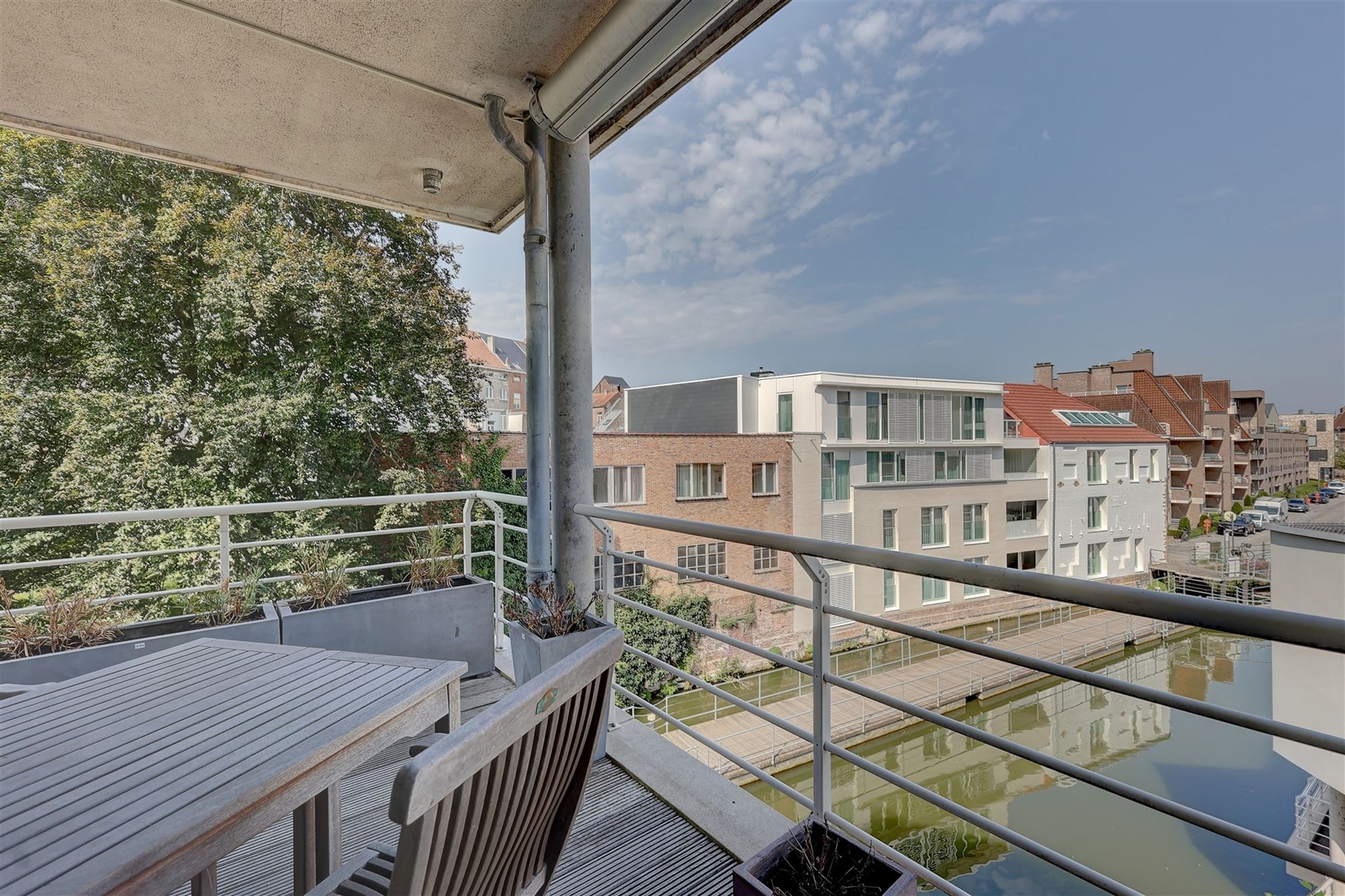 Ruim appartement met één slaapkamer en autostaanplaats in hartje Mechelen foto 10