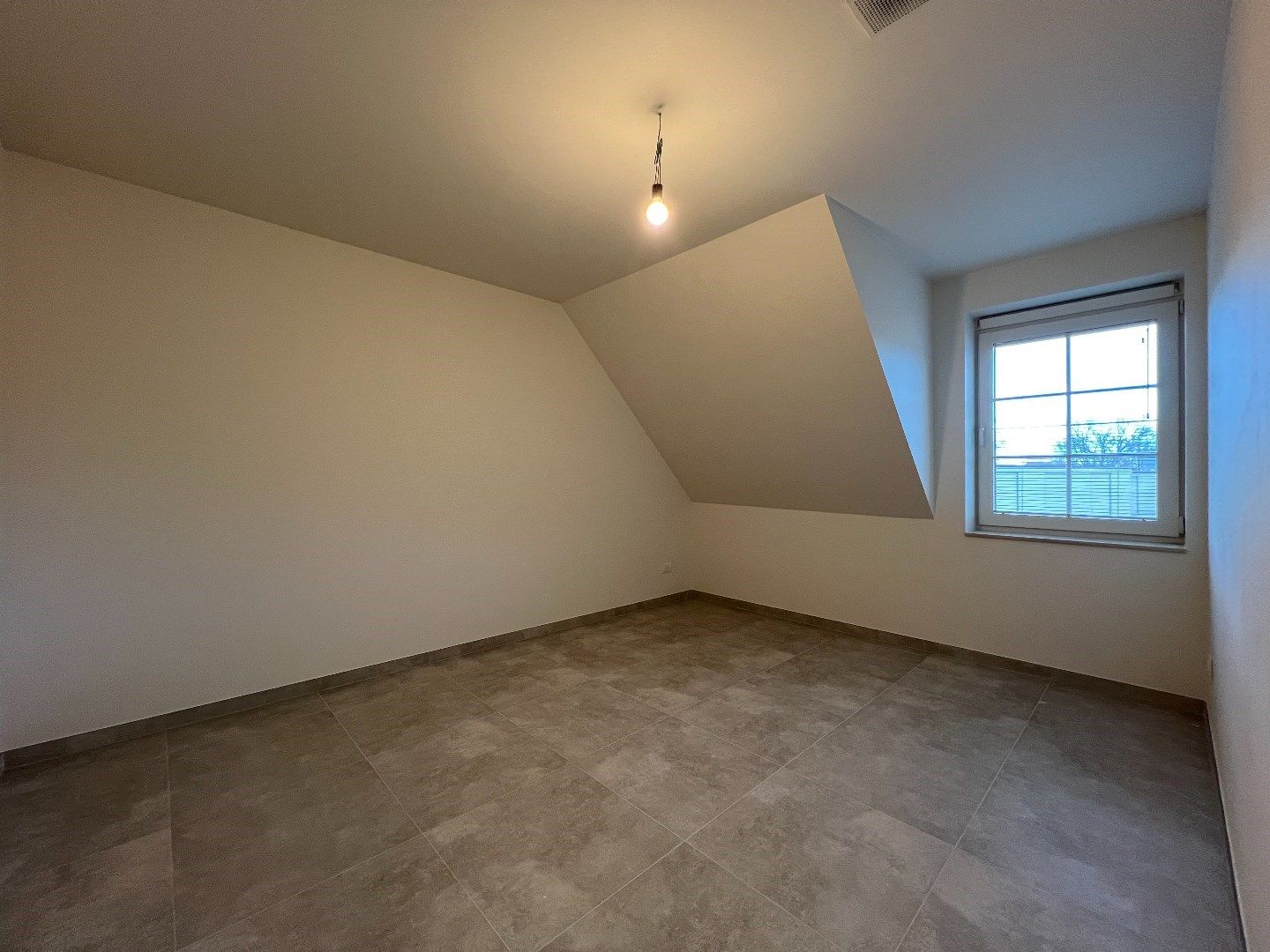 Gezellige nieuwbouwwoning met zonnige tuin en garage foto 11