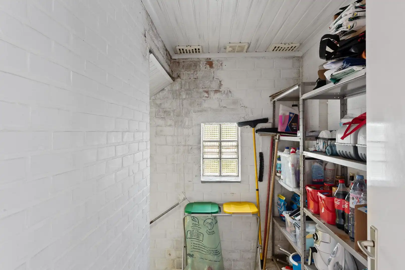 Zeer gunstig gelegen bungalow met 3 slaapkamers op 12a 15ca foto 20