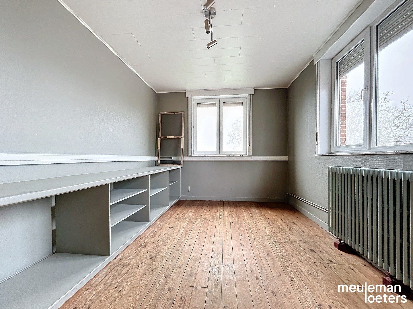 Karaktervolle ruime rijwoning met garage en tuin foto 14