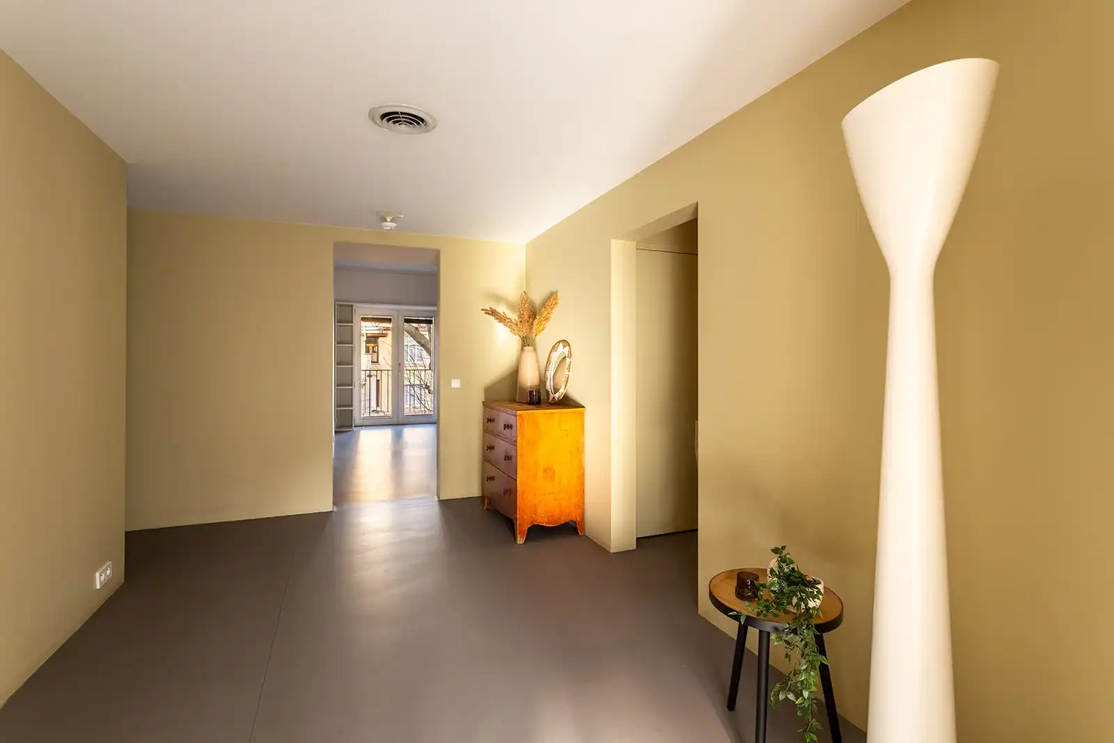 Architecturale parel met een zee van ruimte foto 22