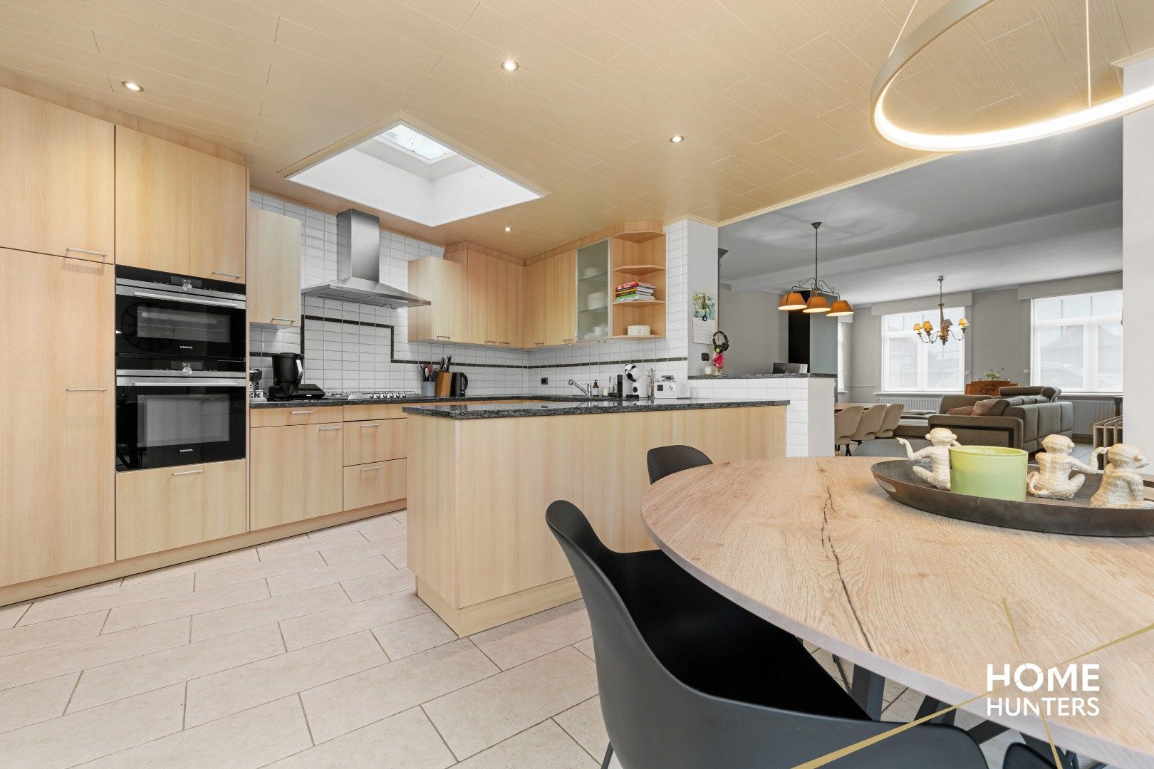 Ruime woning met 4 slaapkamers, een ruime zonnige tuin met verwarmd zwembad foto 23