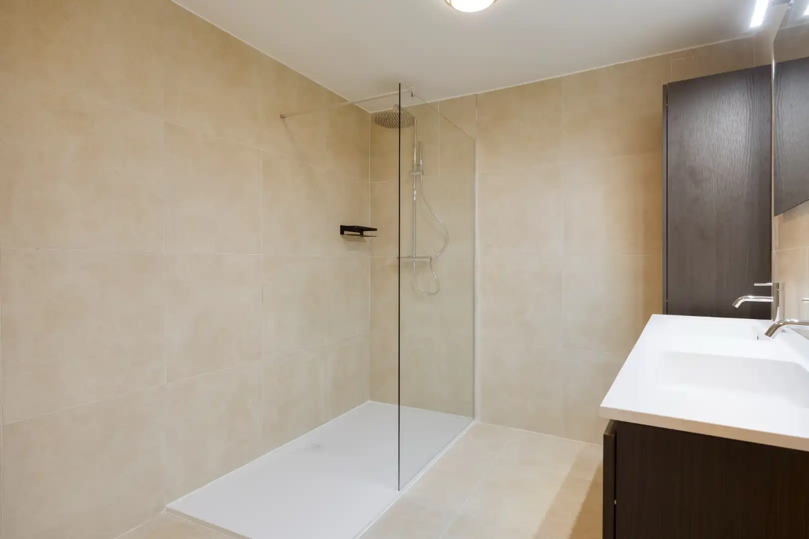  Ruim gerenoveerd appartement met 3 slpks en ruime zolderverdieping nabij het centrum foto 15