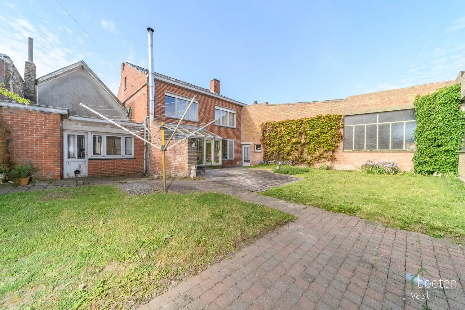 Alveringem: polyvalent eigendom met woonhuis en loodsen en met tal van mogelijkheden op strategische ligging op 4.672m² totale grondopp. foto 12