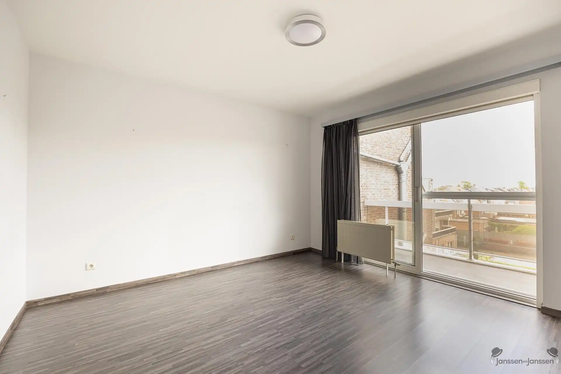 Centraal gelegen appartement met 3 slpks en 2 badkamers foto 11