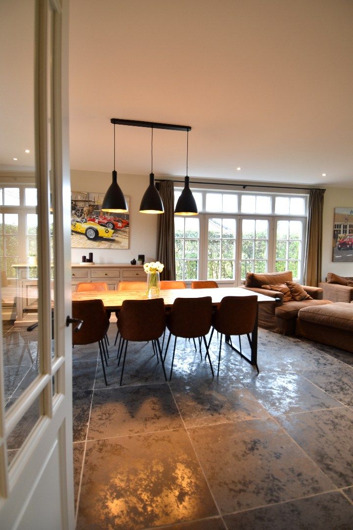 Charmante, gezinswoning in landelijke stijl met 5 slaapkamers, garage en zonnige tuin te koop in Bellegem foto 5