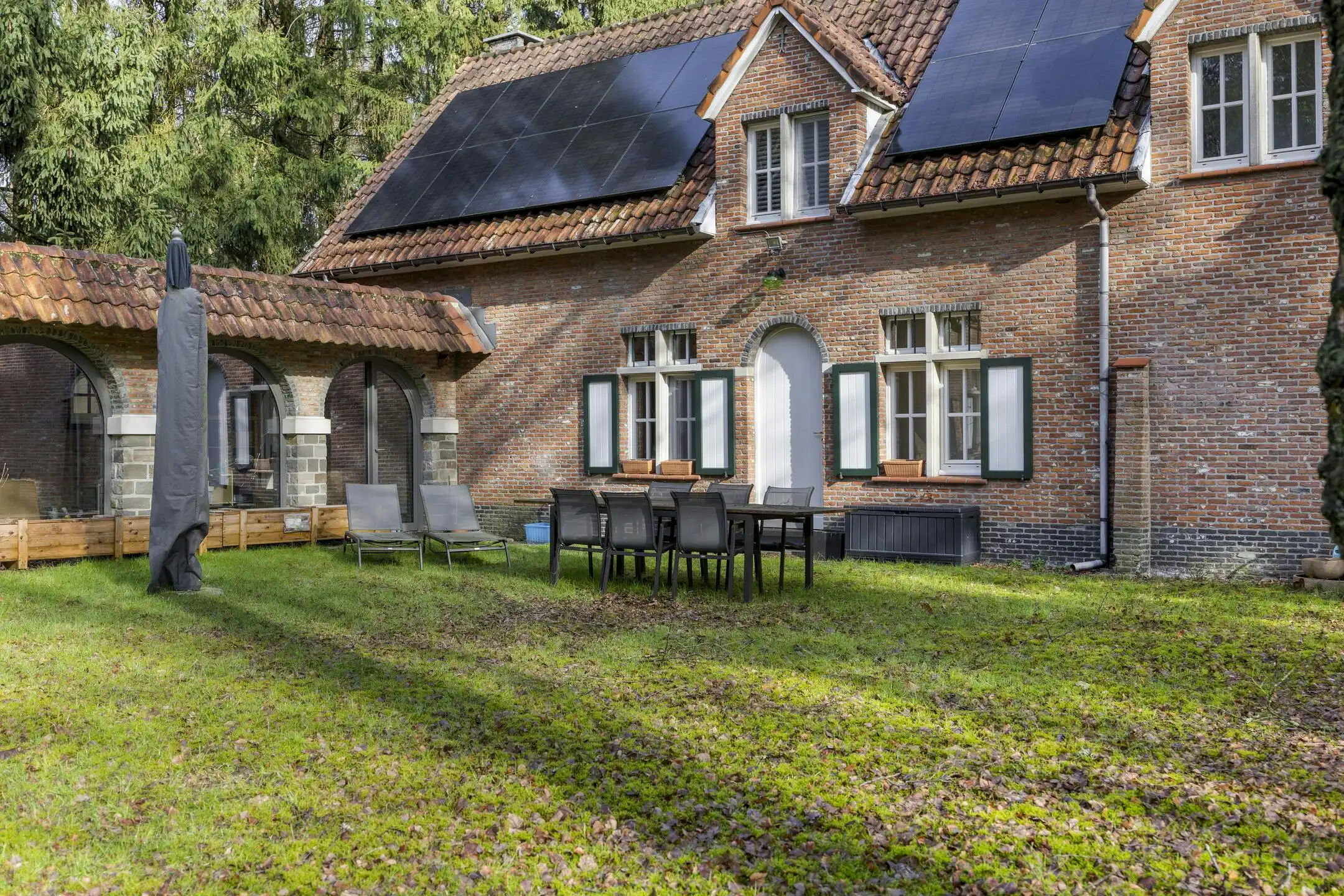 Recent gerenoveerde villa op 33 are te koop in Herentals foto 26