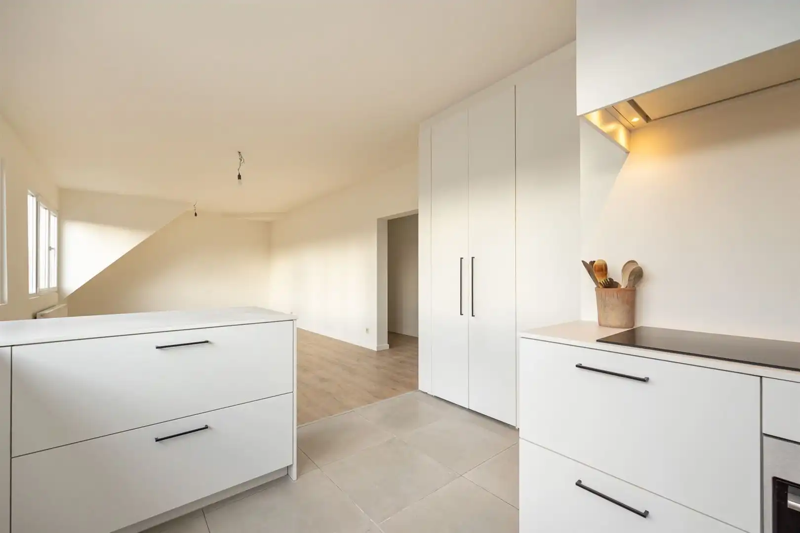 Prachtig dakappartement met 2 ruime slaapkamers te Schoonbroek.  foto 4