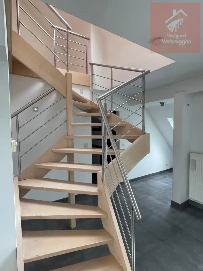 Stijlvol duplex-appartement met 2 slaapkamers op 4de verdieping in hartje Aalst foto 9