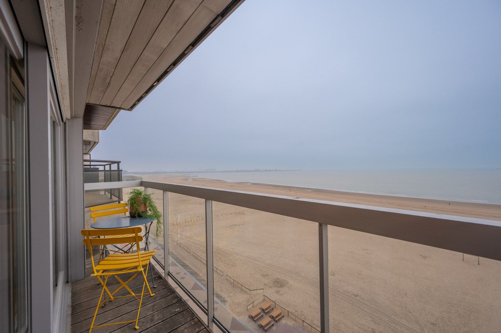 Knap appartement met 2 slaapkamers en FRONTAAL ZEEZICHT foto 17