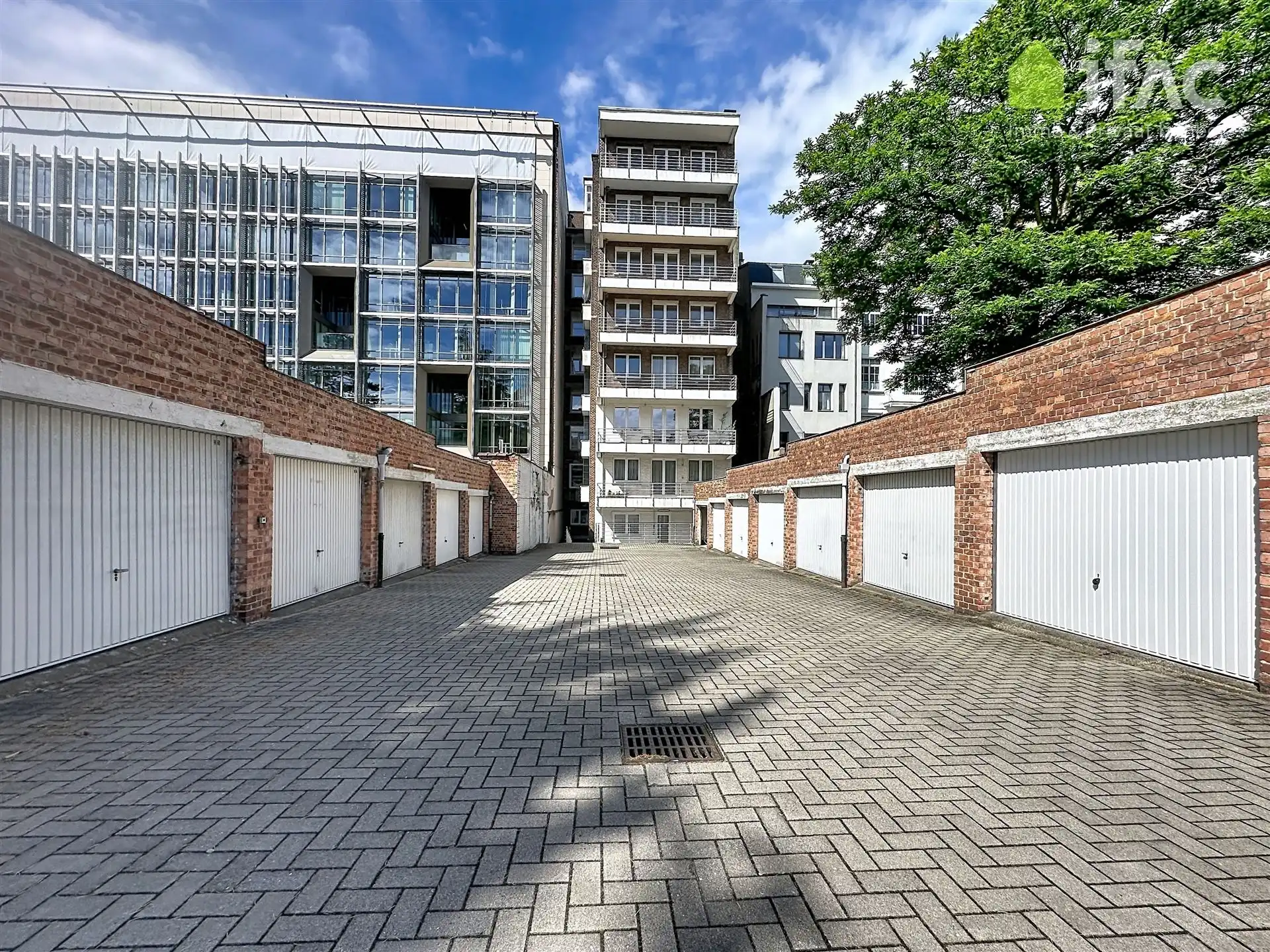 Fantastisch gelegen garagebox te koop vlakbij Montgomery foto 4