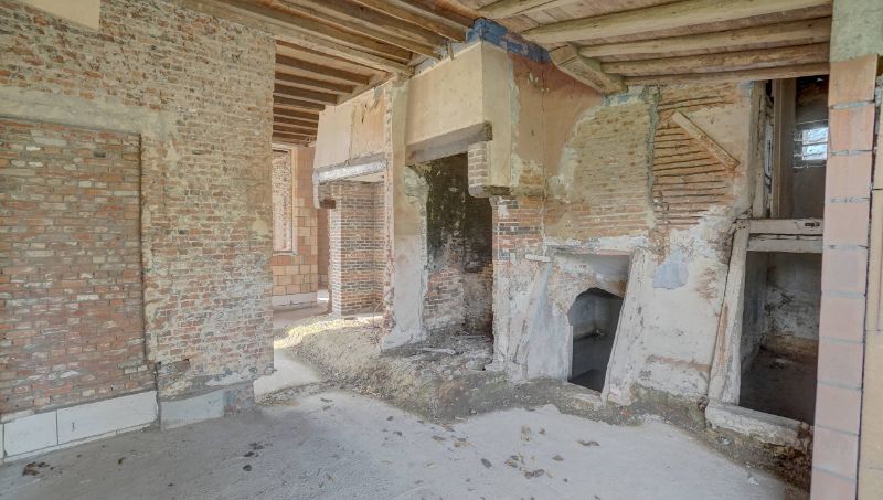 Exclusief 17e eeuws landgoed met bijgebouwen en slotgracht op 1 ha foto 11