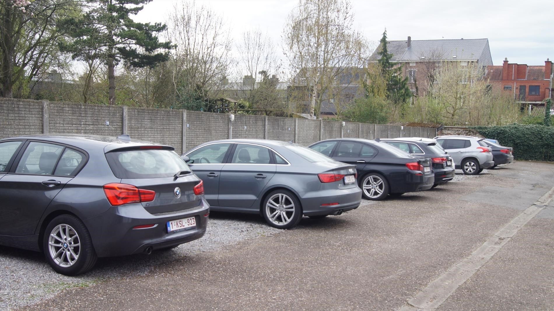 Autostaanplaats te centrum Tienen foto 2