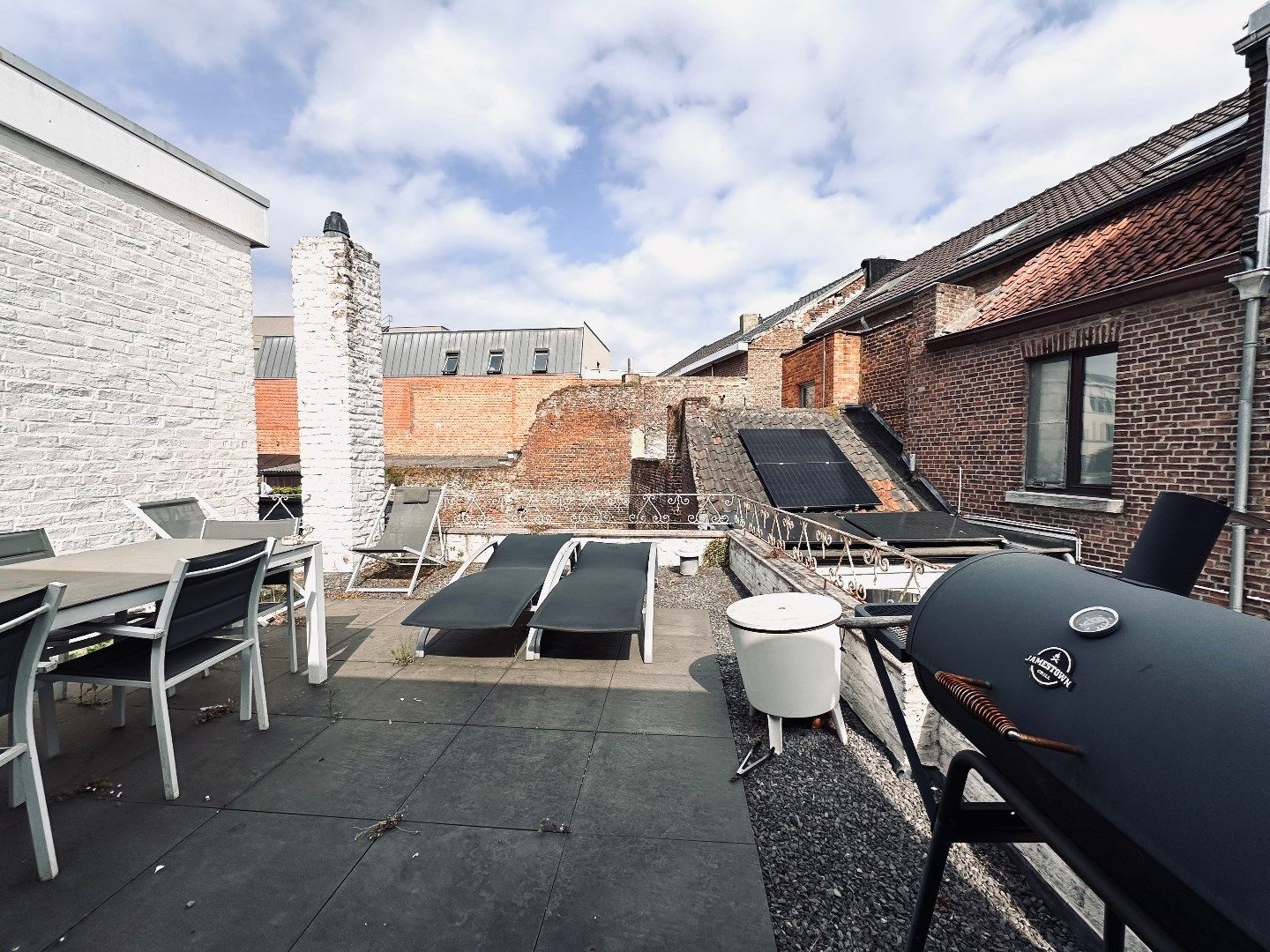 Karaktervol herenhuis op toplocatie in hartje Tongeren foto 25