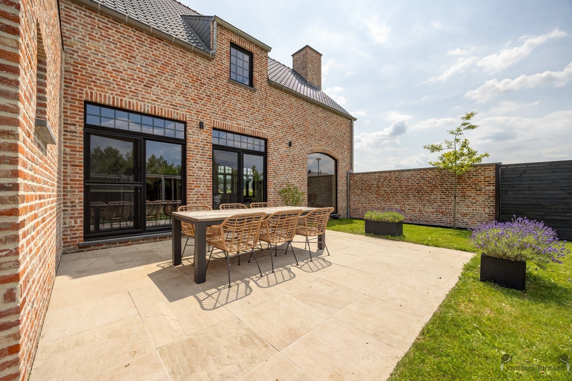 Recente woning met 3 slaapkamers op 482 m² foto 17