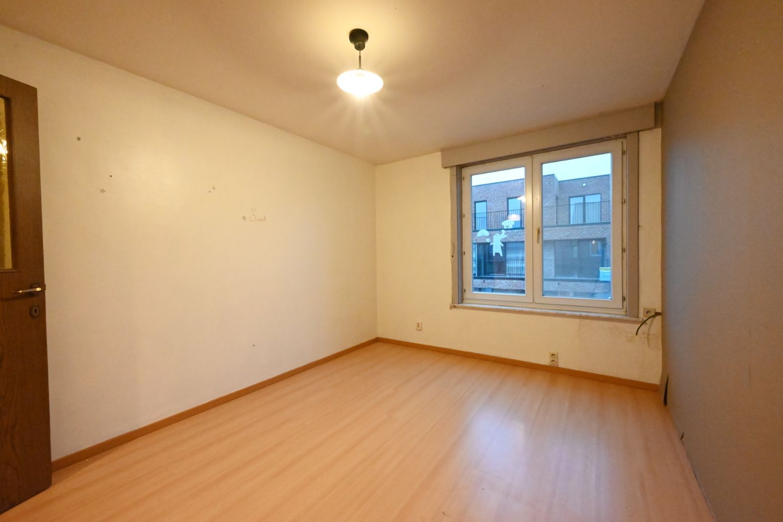 Ruime gezinswoning met 4 slaapkamers in het hartje van Staden! foto 14