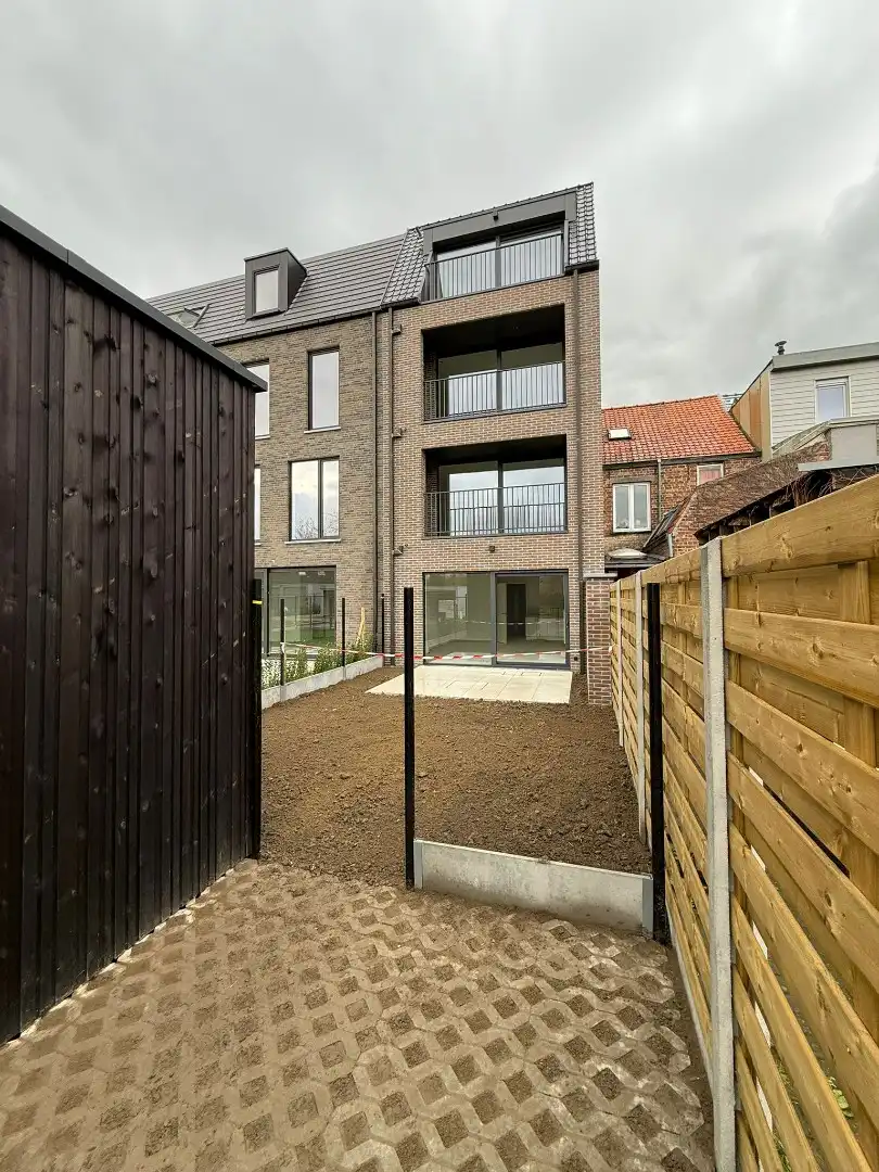 Tuinappartement met parking te Sint-Andries - 1 slpk foto 9