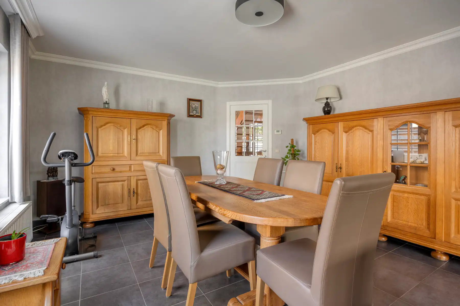 Instapklare halfopen woning op toplocatie nabij centrum van Bocholt foto 8