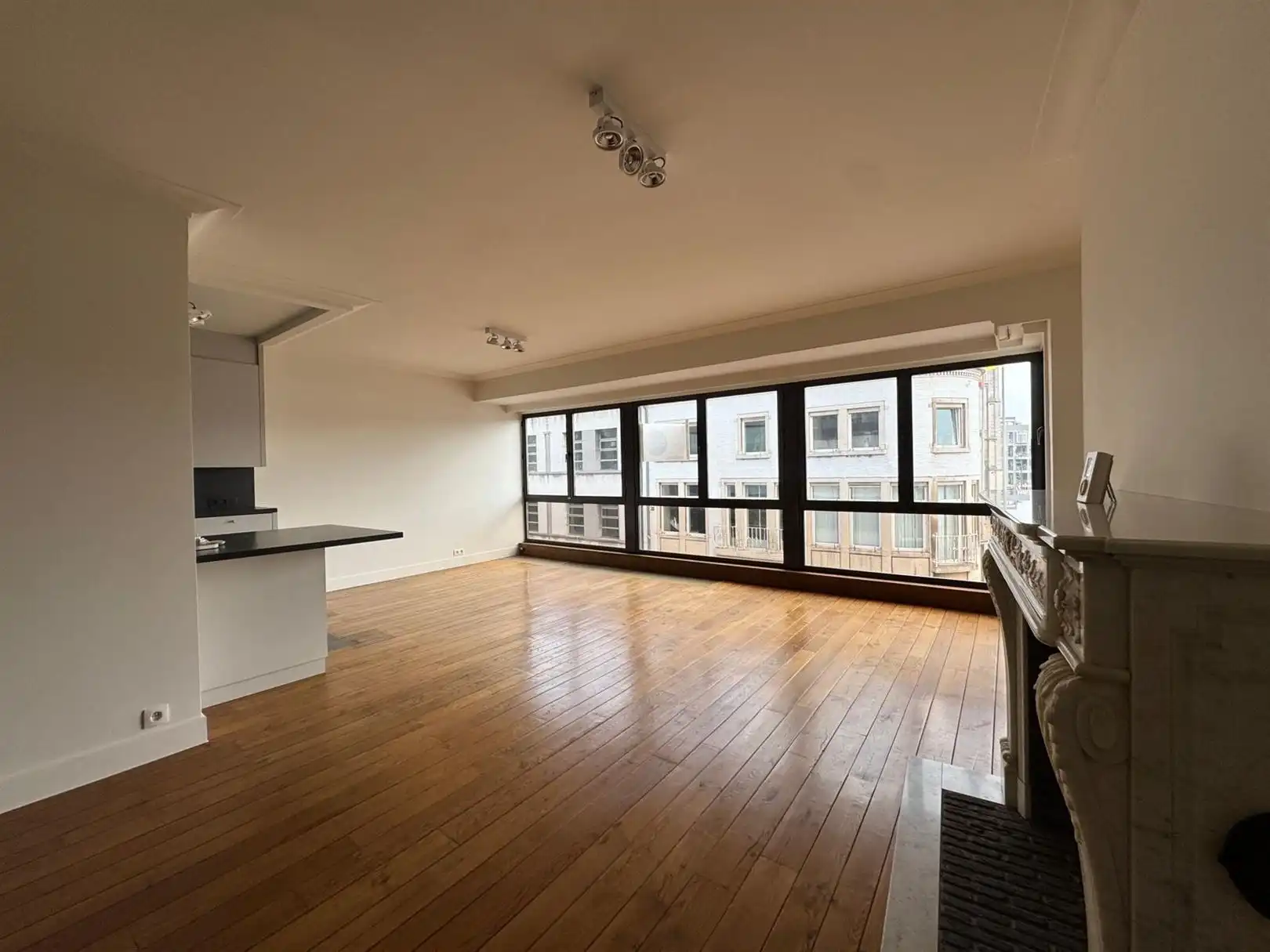 Ruim appartement met uitzicht over de Grote Markt foto 4