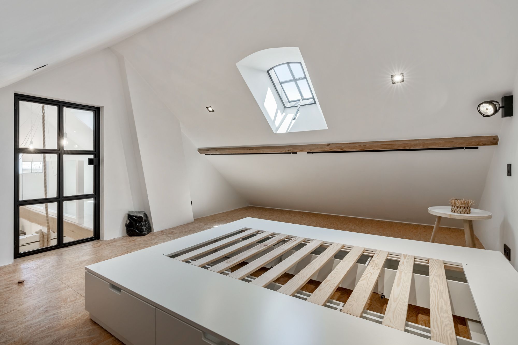 Compleet gerenoveerde en instapklare woning te Kortessem! foto 17